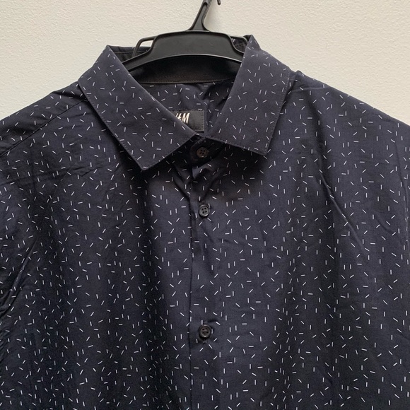 SlimFit Men’s L line pattern Navy Dress Shirt NEW - Picture 2 of 4